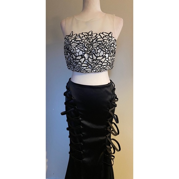 Jovani Skirt Set Black/White - Picture 2 of 6
